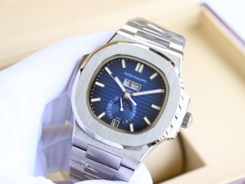 Patek Philippe's "Nautilus" multi-functional new model