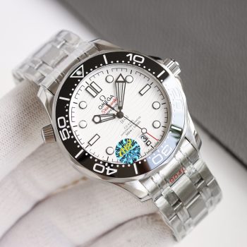 Omega 2022 new model "Green Sea Cat"