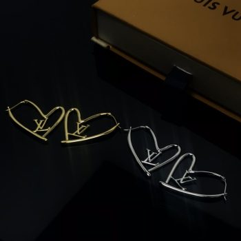 New LV Ear Ring - Smooth Surface Heart Earrings in Gold and Platinum