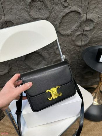 Céline Arc de Triomphe WOC Pain au tofu