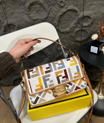 Fendi sac baguette