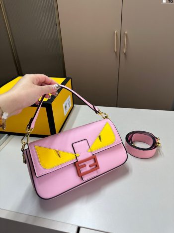 Fendi petit monstre baguette sac