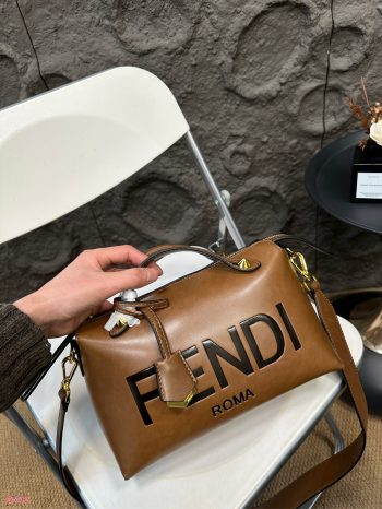 Sac oreiller fendi par The Way
