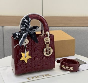 Dior Princess Diana patent leather Princess Diana bag